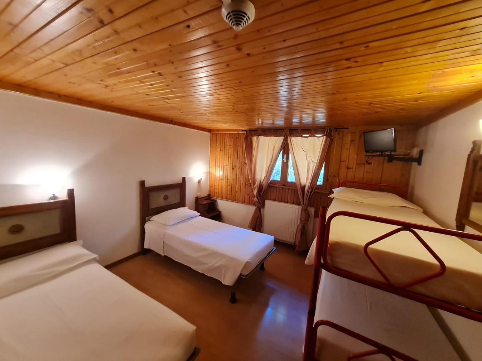 Hostel Il Pirata Каварено Экстерьер фото
