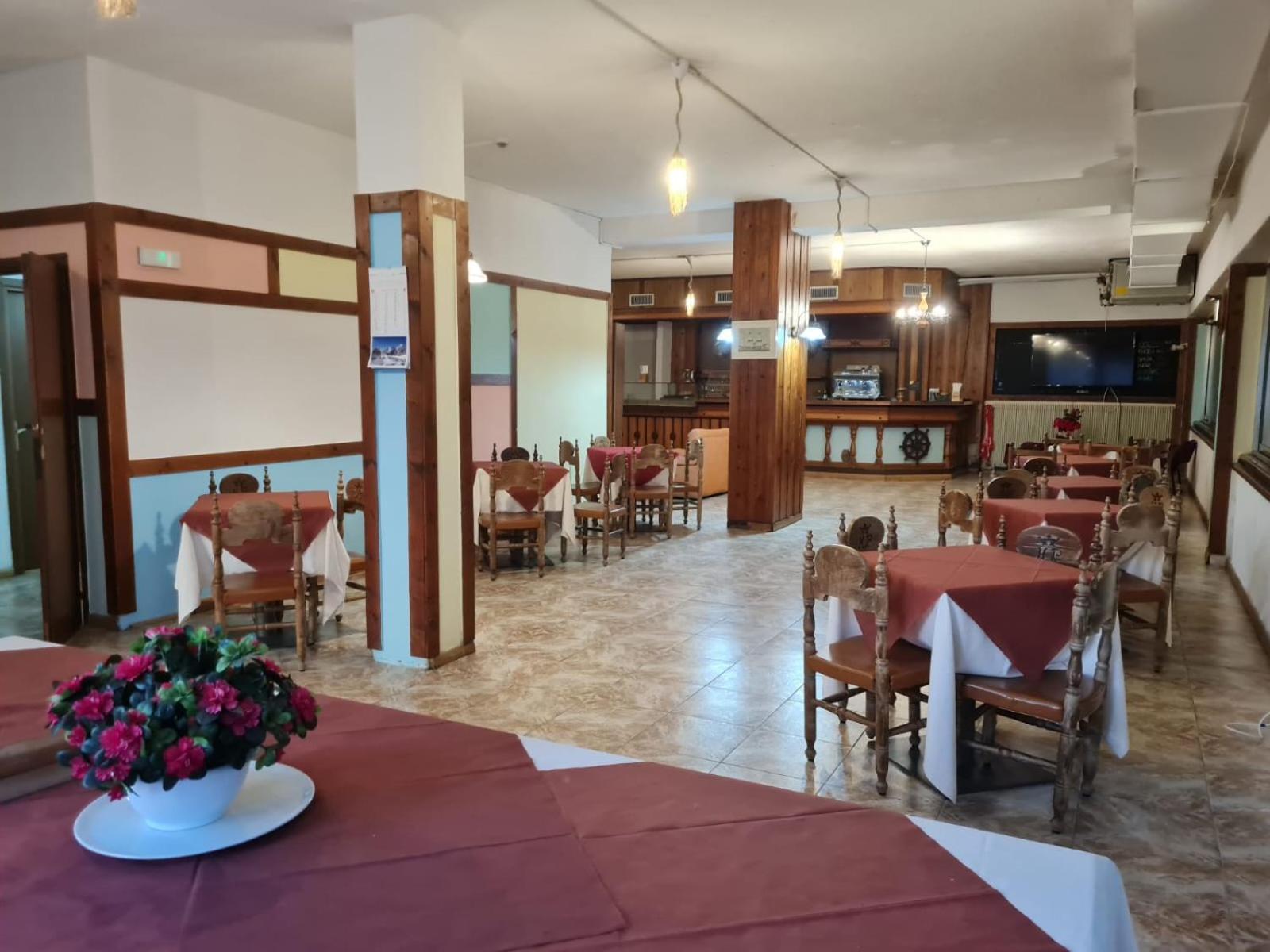 Hostel Il Pirata Каварено Экстерьер фото