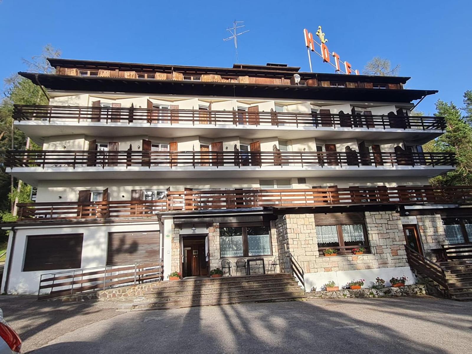 Hostel Il Pirata Каварено Экстерьер фото