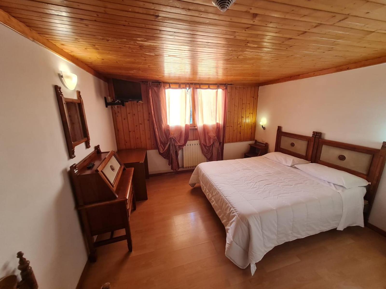 Hostel Il Pirata Каварено Экстерьер фото