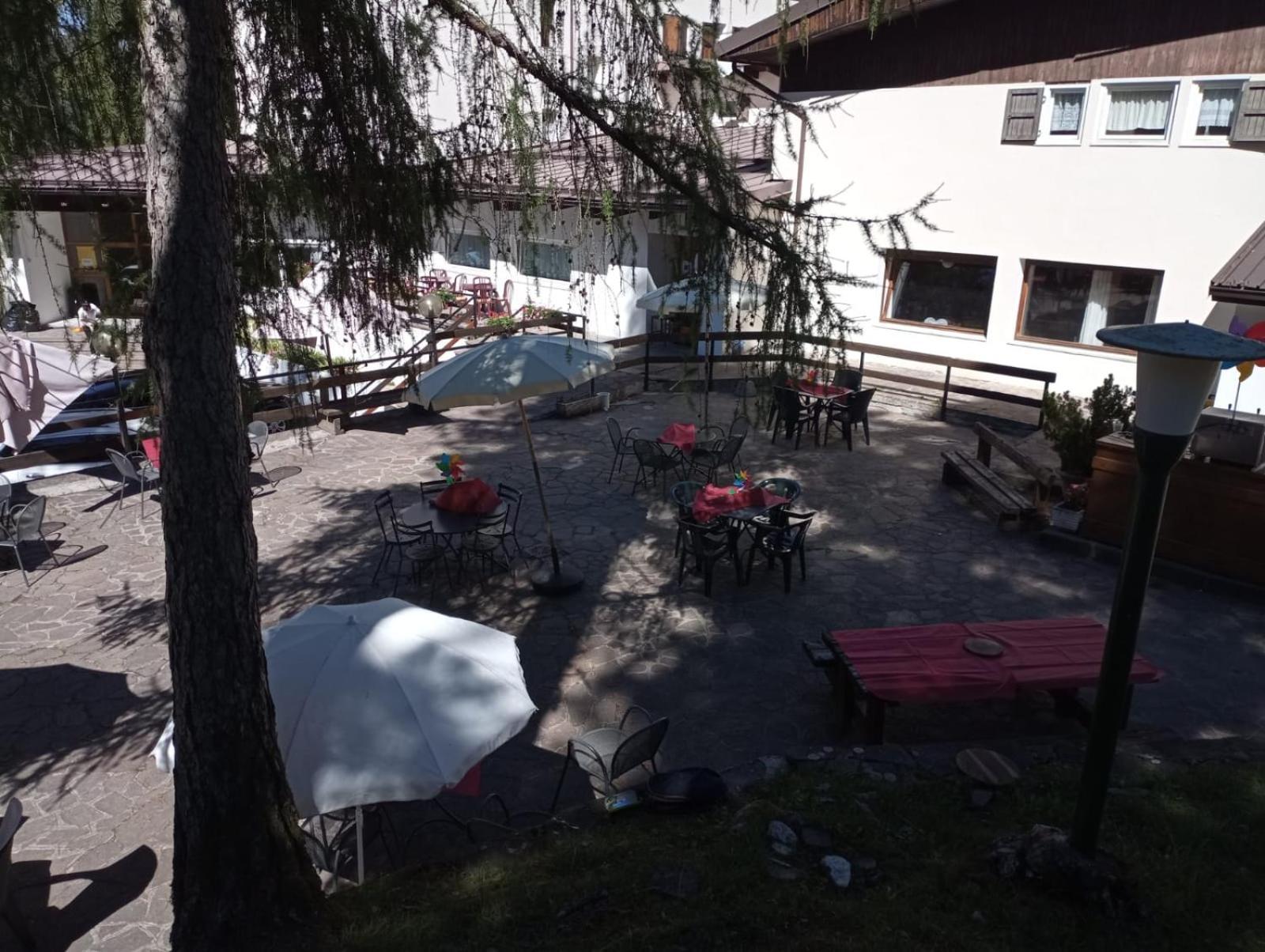 Hostel Il Pirata Каварено Экстерьер фото