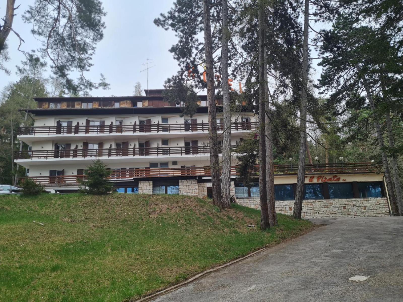 Hostel Il Pirata Каварено Экстерьер фото